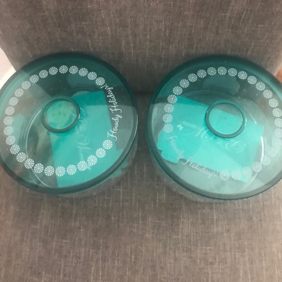 The Pioneer Woman Holiday Container - Picture 2 of 3